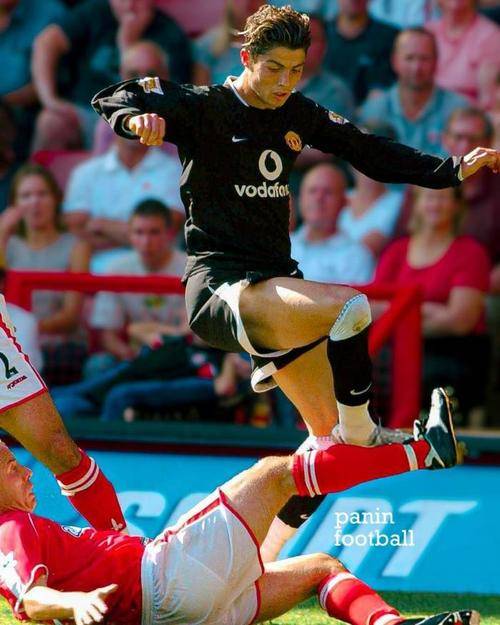 包含曼城发布备战花絮，今晨状态回暖，意大利杯任务艰巨，年轻球员得到机会的词条